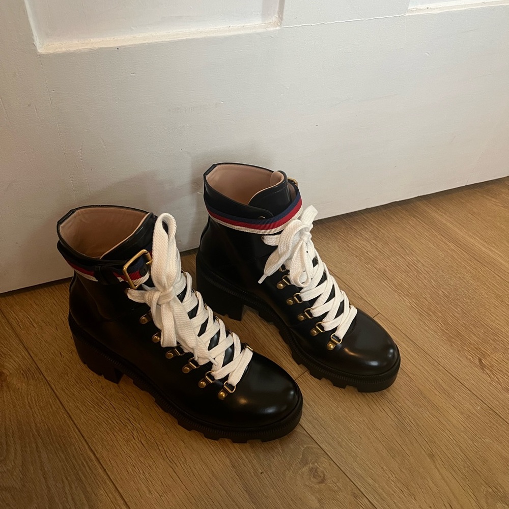 BNIB gucci boots size 40.5